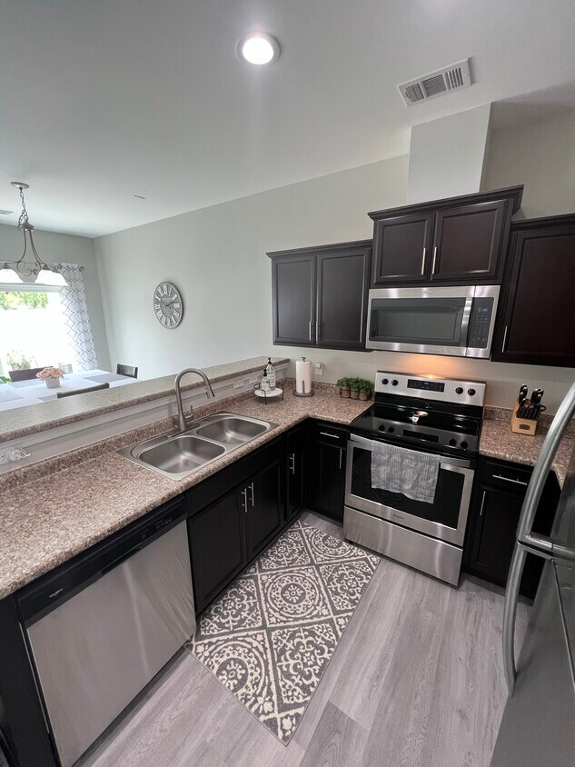 213 Cromer St, Savannah, GA 31407 Townhome Rentals in Savannah GA