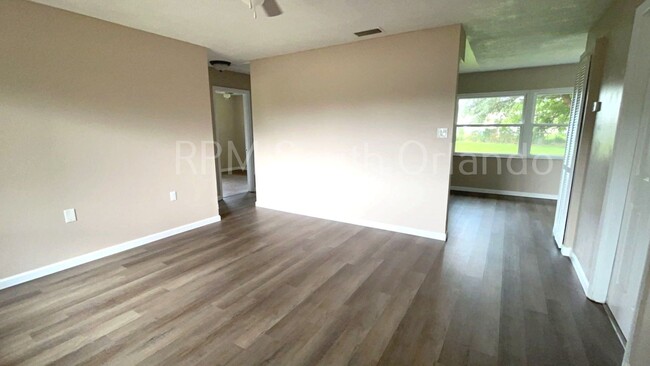 Building Photo - Charming 3-Bedroom Home with Spacious Back...