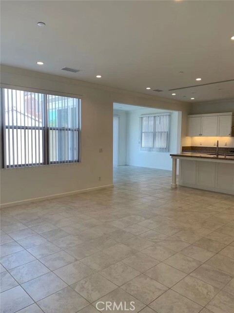 Building Photo - 159 Frontier
