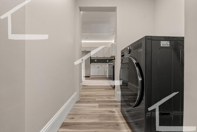 Building Photo - Urban Oasis