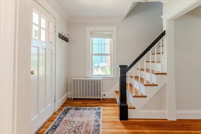 Building Photo - 37 Sanborn Ave