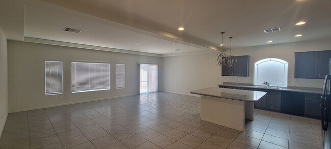 Foto del edificio - 4 bedrooms' Plus Loft