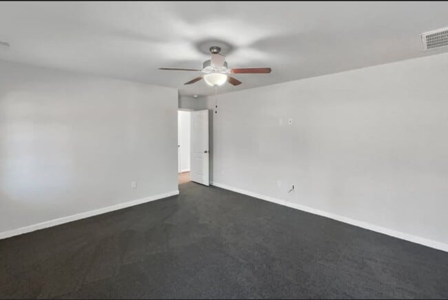 Building Photo - 3912 Harrow Dr