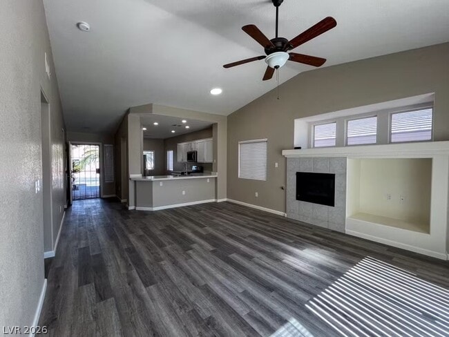 Foto del edificio - 8105 Guava Nectar Ave