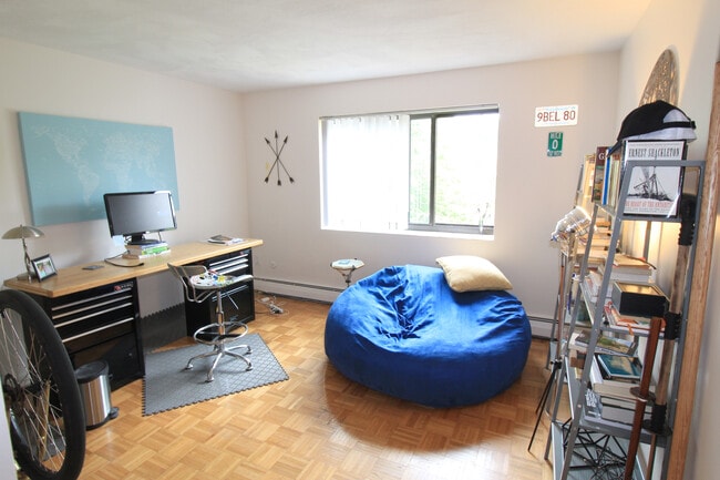 Building Photo - 32 Whites Ave