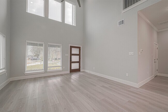 Foto del edificio - 9204 Buffum St