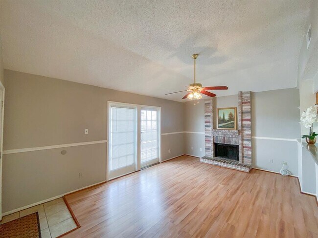 Building Photo - 1312 Brenda Ln