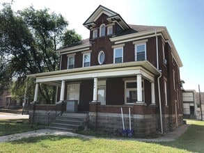 Building Photo - 249 E 16th Ave