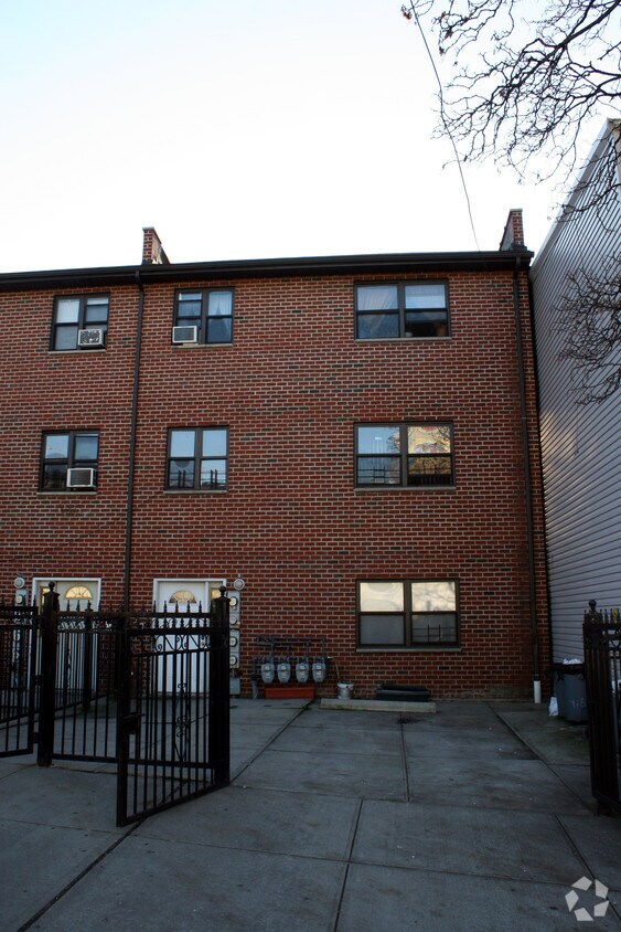 1918 Longfellow Ave, Bronx, NY 10460 Apartments in Bronx, NY