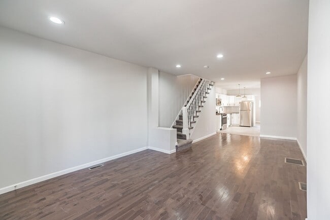Building Photo - Large three bedroom house for rent