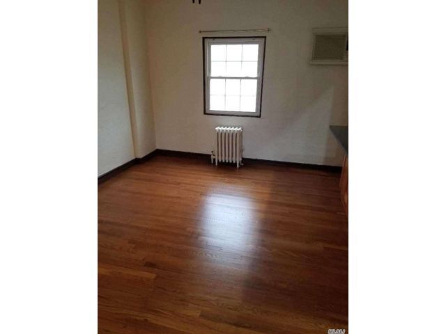 Foto del edificio - 213-42-213-29 29th Ave