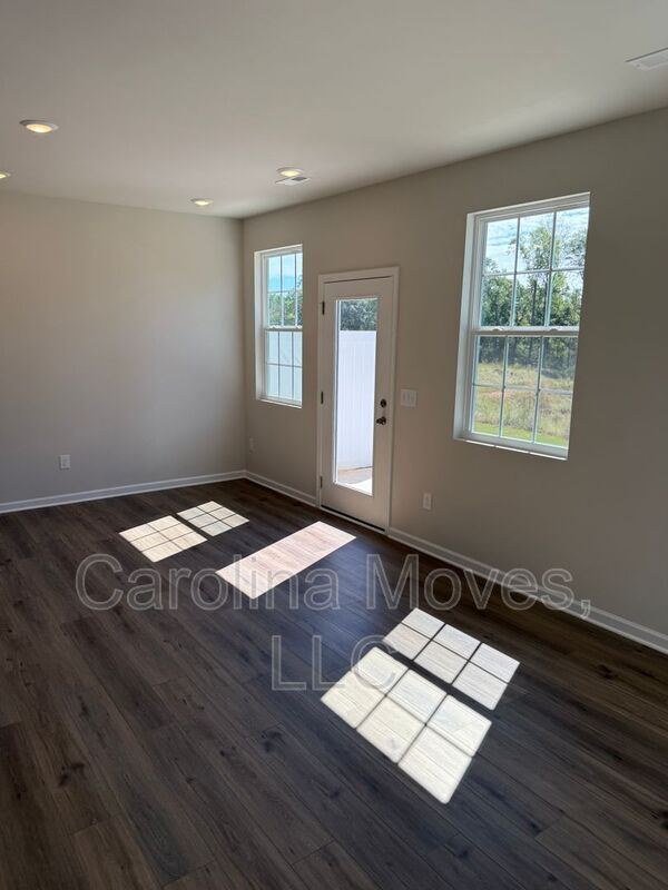 Foto del edificio - 15 Twiggs Ln