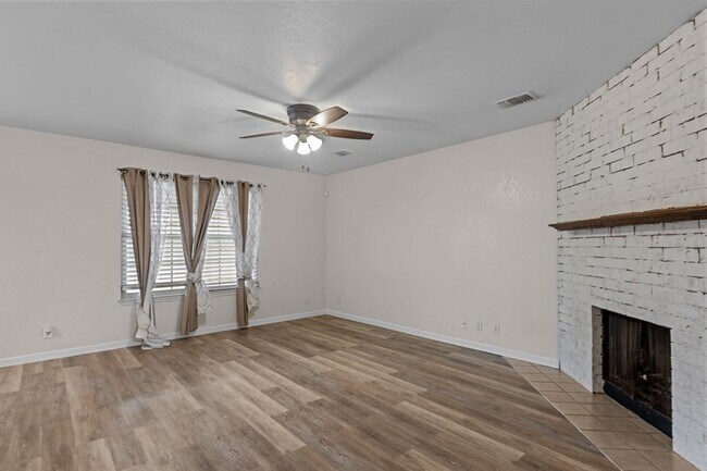 Foto del edificio - 4722 W Cuthbert Ave