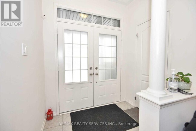 Building Photo - 43 Sussexvale Dr