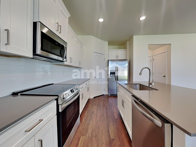 Building Photo - 9412 W Shumard St
