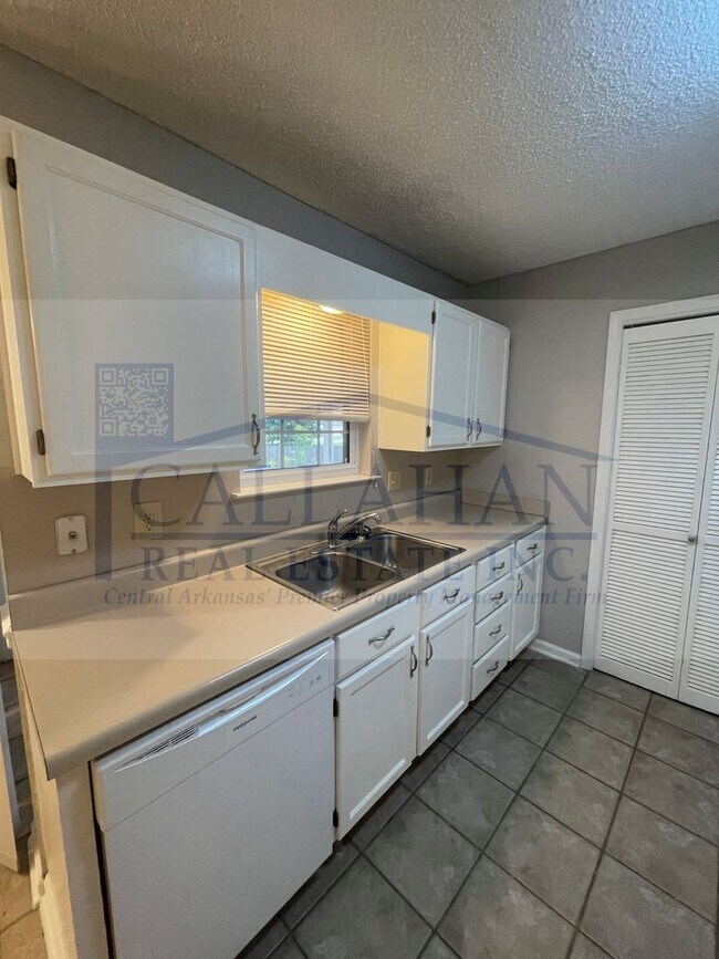 Building Photo - Sherwood 3 Bedroom Home