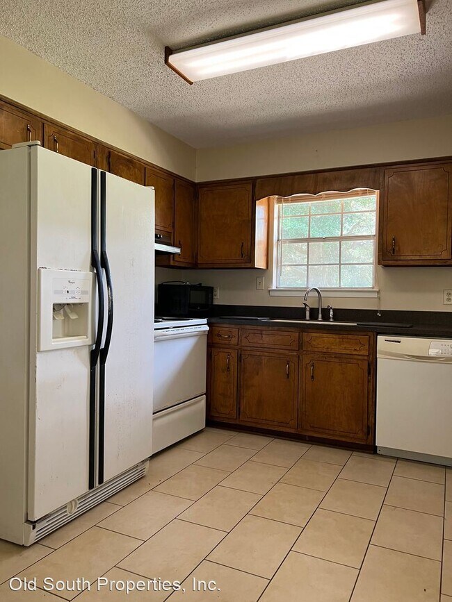 Foto del edificio - 3 br, 2 bath House - 7468 Wymart Rd