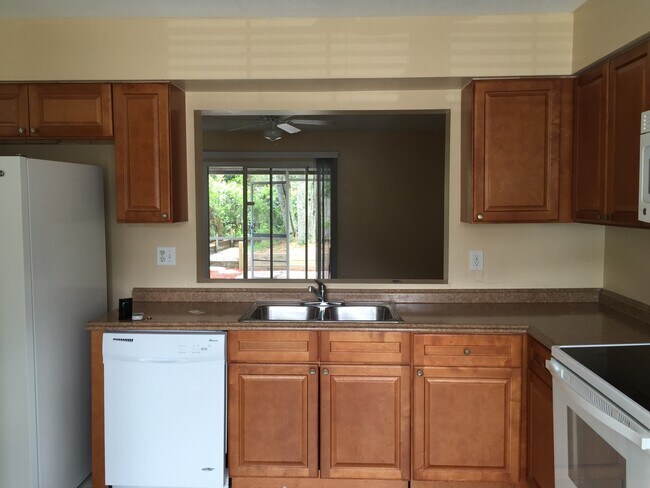 Foto del edificio - 4355 Brook Hollow Cir