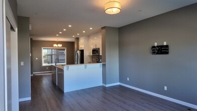 Building Photo - 1631 Hammond Cres NW