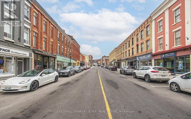 Building Photo - 38-338 Walton St