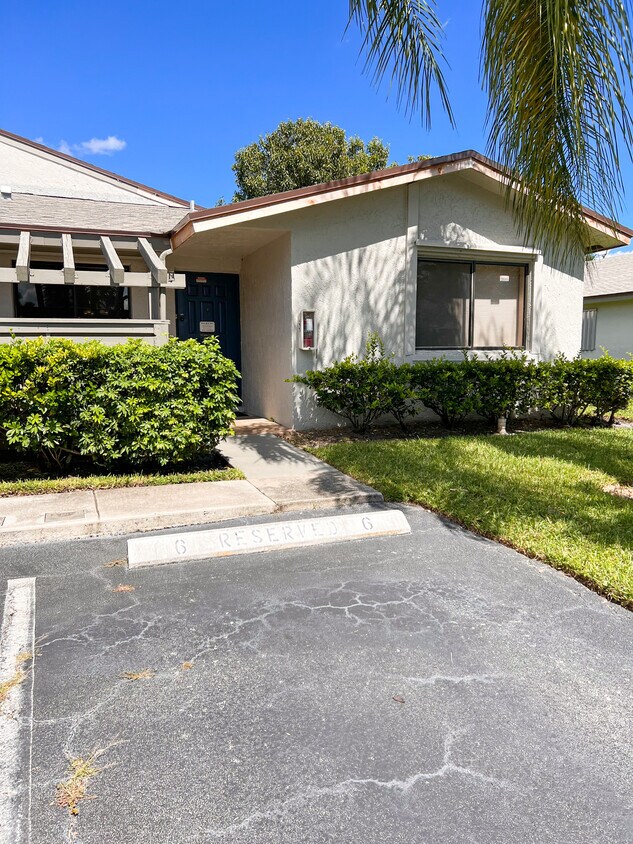 447 Lakeview Dr, Weston, FL 33326 Townhome Rentals in Weston FL