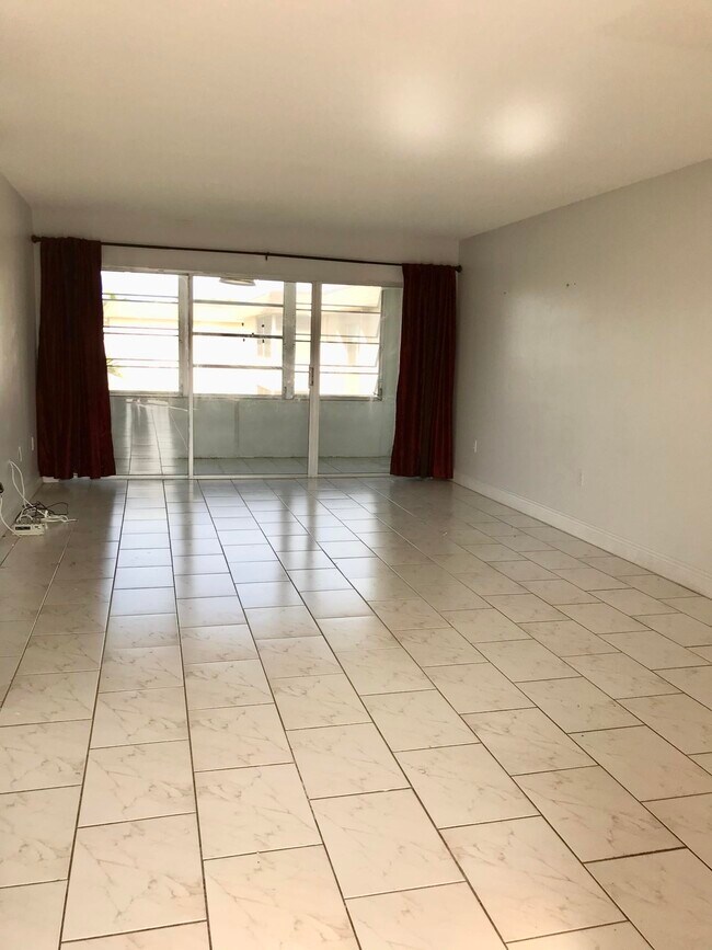 Foto del edificio - 502 Davis Rd