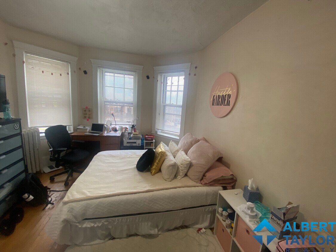 Foto principal - 460 Park Dr
