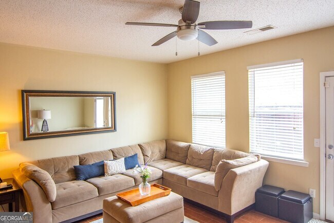 Foto del edificio - 1828 Bayrose Cir
