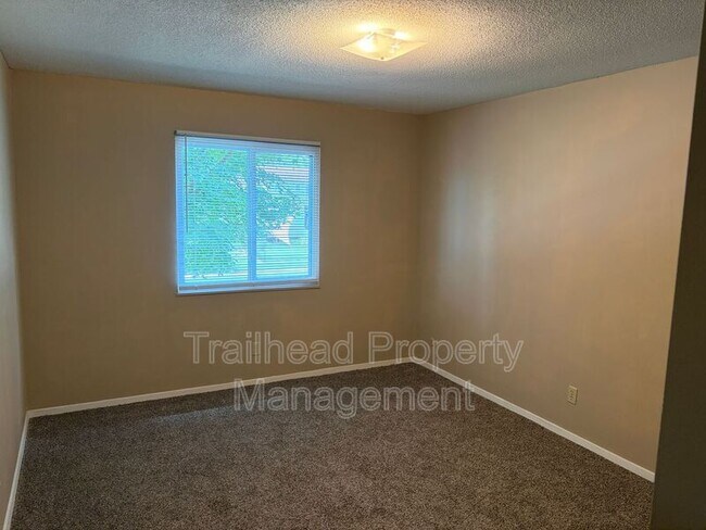 Foto del edificio - 5884 W 58th St