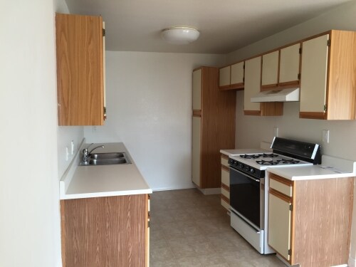 Building Photo - 647 N Hayworth Ave