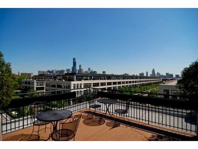 Terraza en la azotea - 1033 W 14th Pl