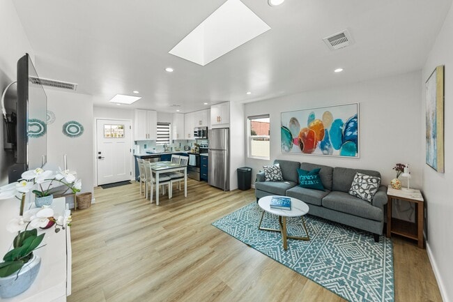 Foto del edificio - 3021 W 83rd St