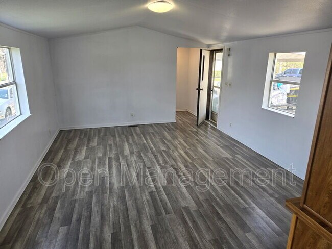 Foto del edificio - 900 N Curry Pike