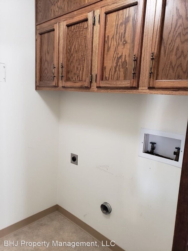 Building Photo - 1283 Sugarview Dr