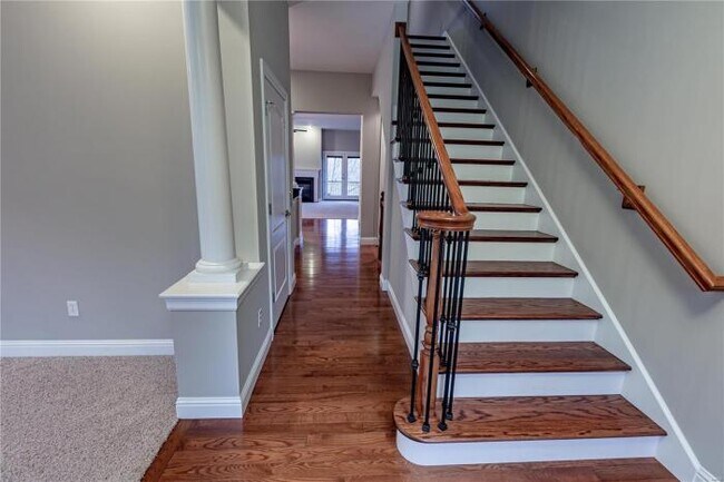 Building Photo - 3 bedroom in St Charles MO 63301