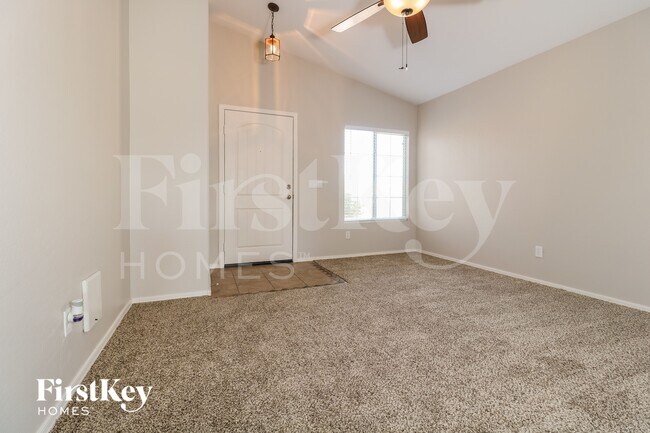 Foto del edificio - 1071 S 224th Ln