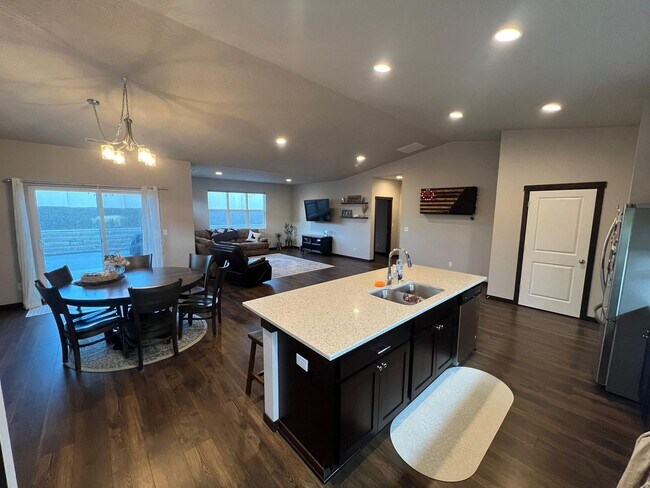 Building Photo - Spacious Open-Concept Single-Level Home