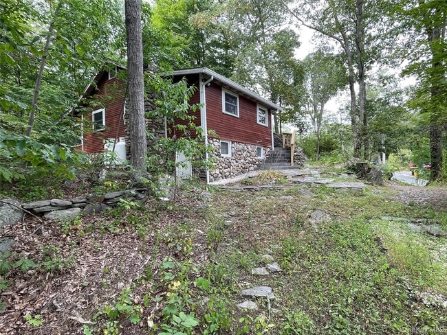 Building Photo - 7 Blueberry Hill