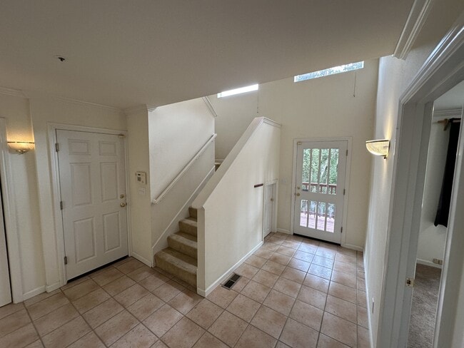 Building Photo - 25060 Soquel San Jose Rd