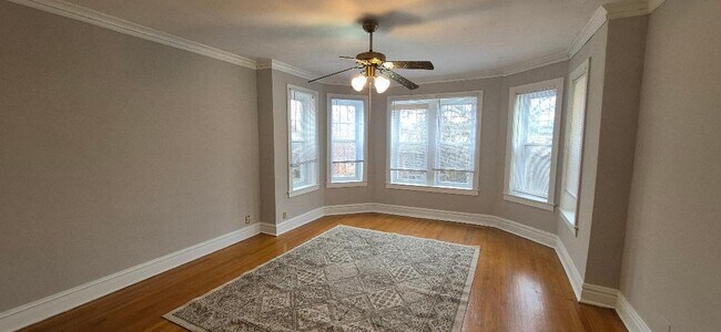 Foto del edificio - 5527 N Bernard St