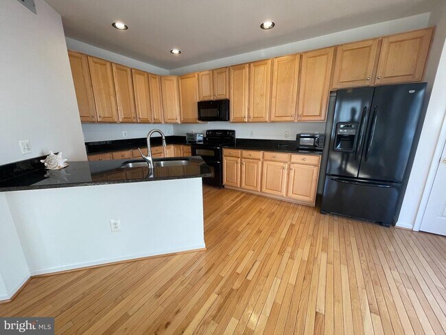 Foto del edificio - 6256 Shackelford Terrace