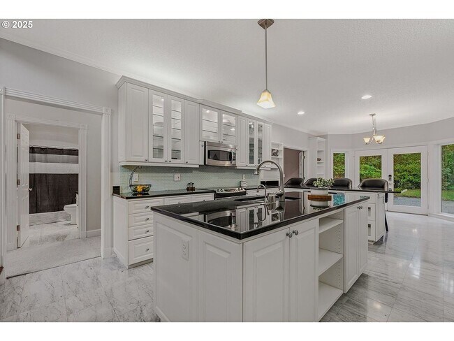 Foto del edificio - 21416 NE 63rd St