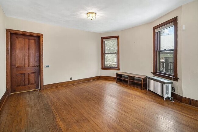 Building Photo - 208 Farm St