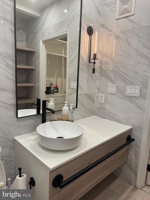 Foto del edificio - 2665 Prosperity Ave