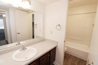 Building Photo - Huntleigh Woods