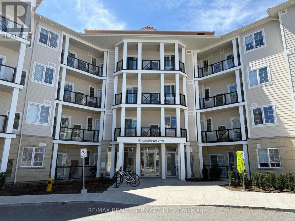 Primary Photo - 50-250 Lakebreeze Dr