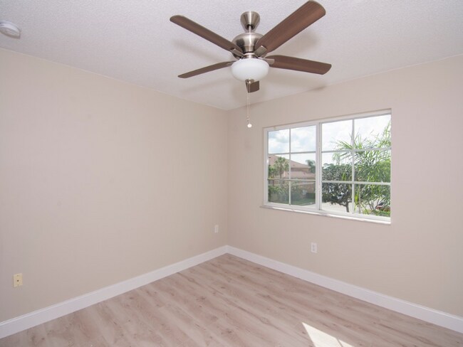 Foto del edificio - 3675 NW Mediterranean Ln