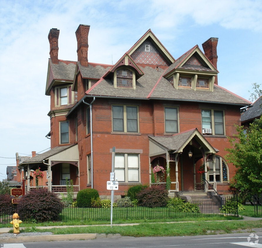 Building Photo - J. Emery House