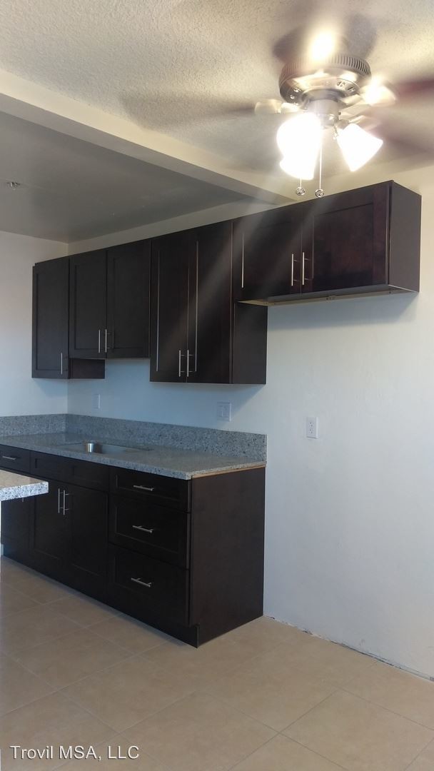 Foto del edificio - 1218 W Brook St