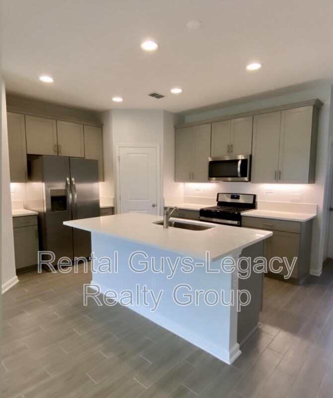 Foto del edificio - 300 Brandon Lks Dr